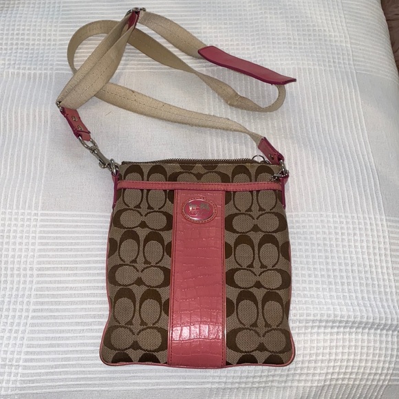 coach tan and pink messenger crossbody - Picture 1 of 5